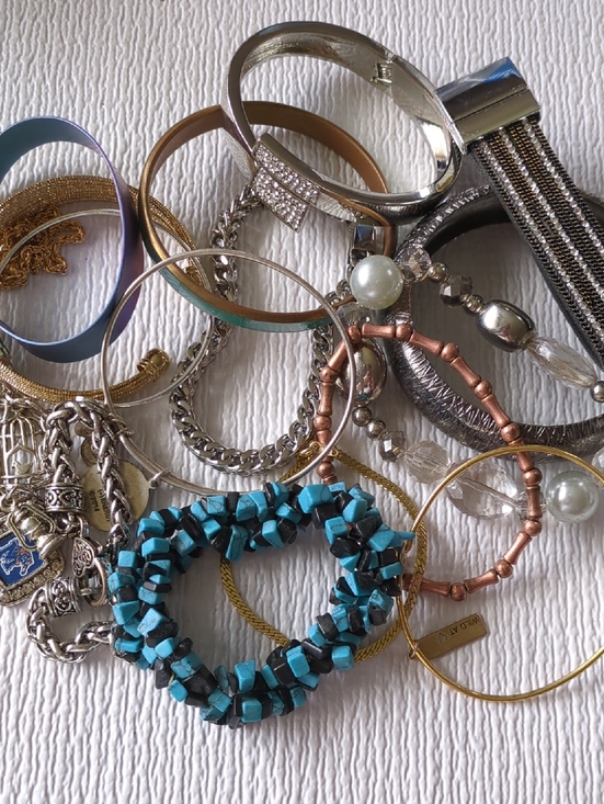 Jewelry - 🎂Y12 Lot of More than 15 Bracelets and Bangles - Various Metals and Acrylic